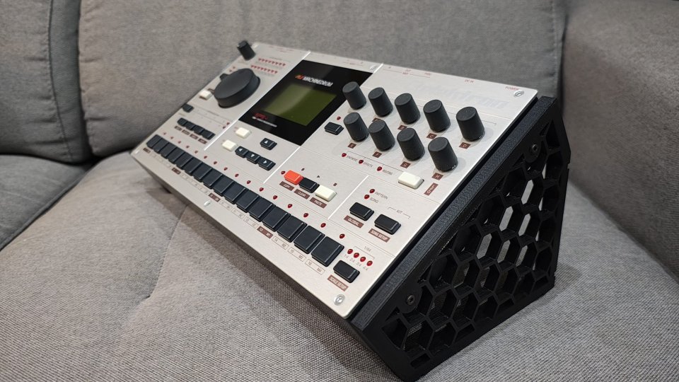 Elektron Machinedrum SPS-1 mk II + extras (decksaver, funda, soporte...)