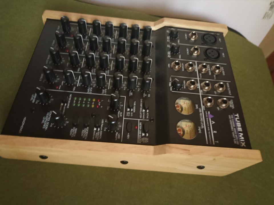 VENDO MESA ART TUBE MIX de segunda mano · Foto 7 de 10 · Alicante · 339 €