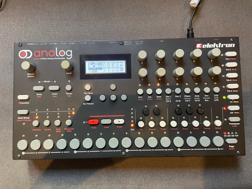 Elektron Analog Four de segunda mano · Foto 1 de 2 · Madrid · 550 €