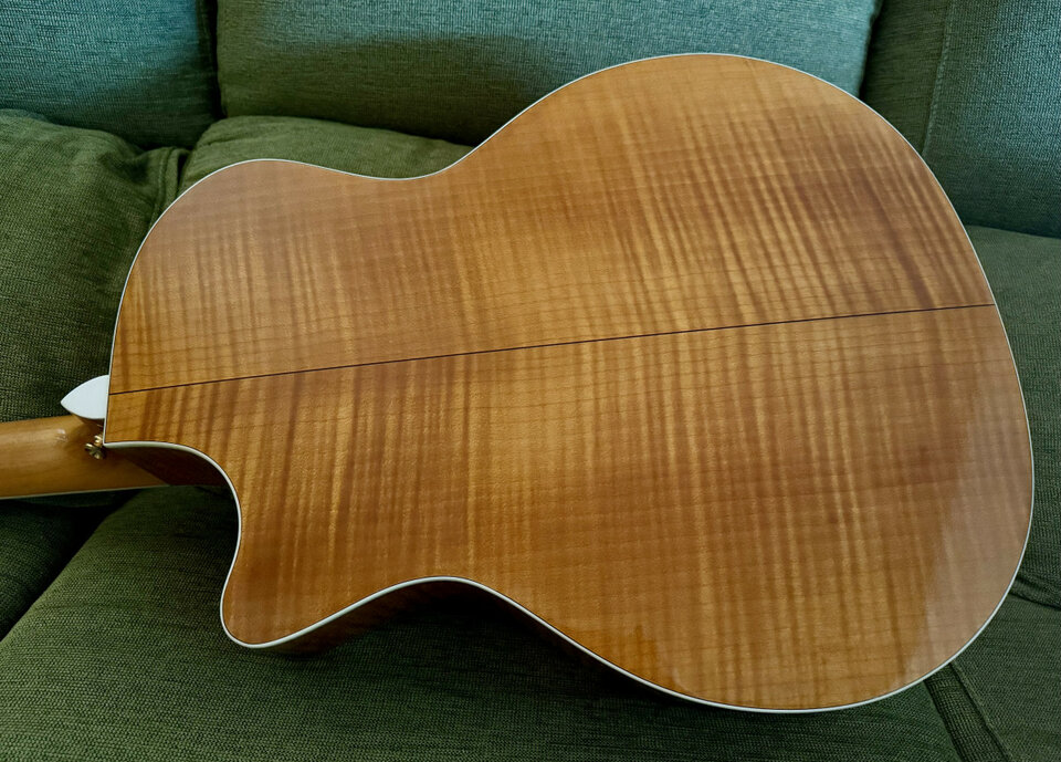 Guitarra acústica TAYLOR 30º ANIVERSARIO MODEL 614-CE-L30