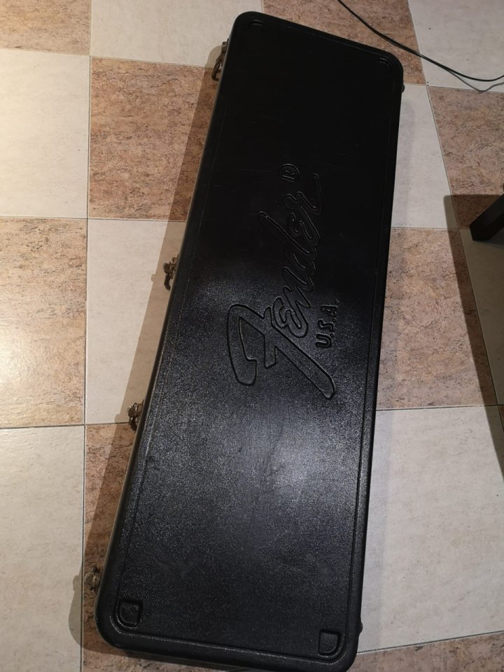 Bajo Jazz Bass NO Fender