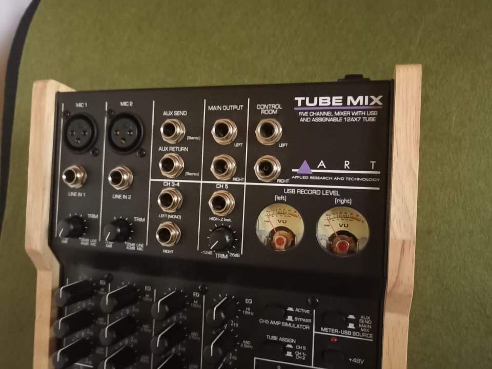 VENDO MESA ART TUBE MIX de segunda mano · Foto 9 de 10 · Alicante · 339 €