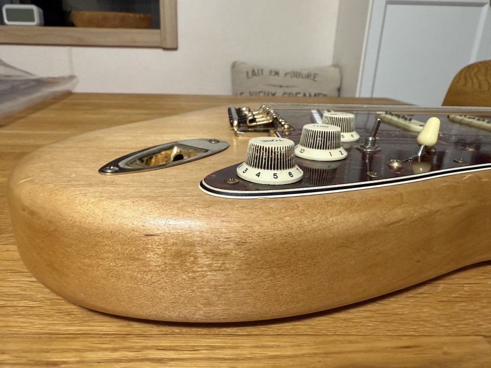 Cuerpo stratocaster Göldo