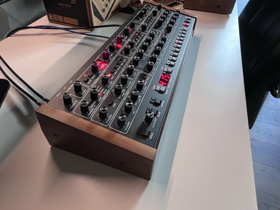 Sequential Prophet 6 Desktop de segunda mano · Foto 2 de 7 · Barcelona · 1850 €