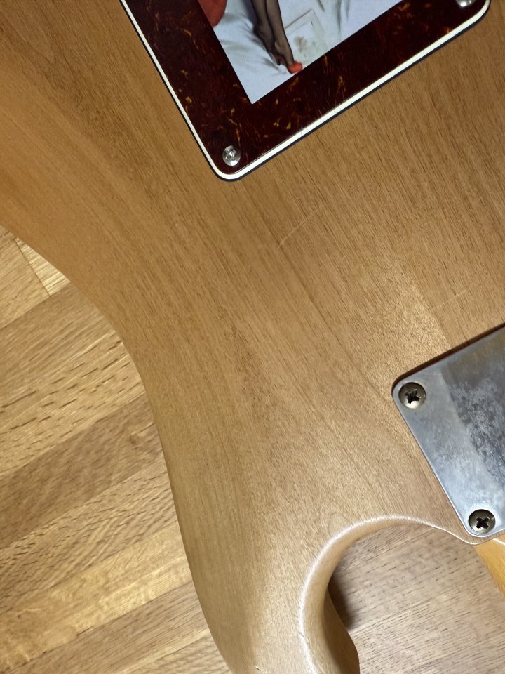 Cuerpo stratocaster Göldo