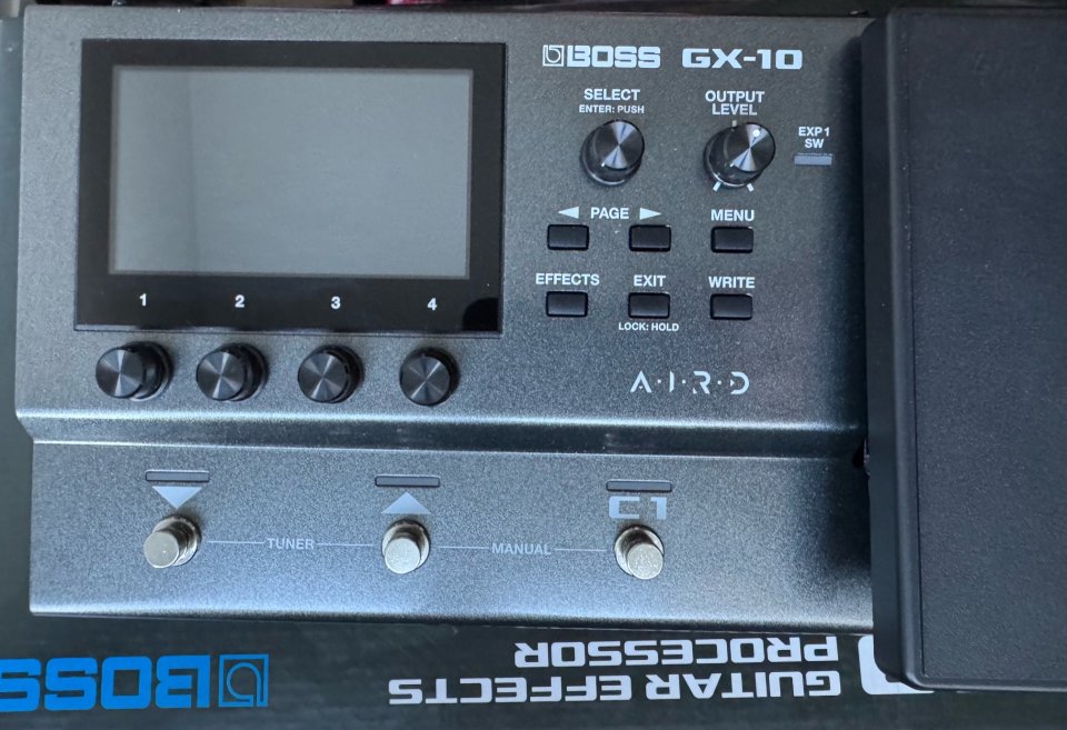 BOSS GX-10