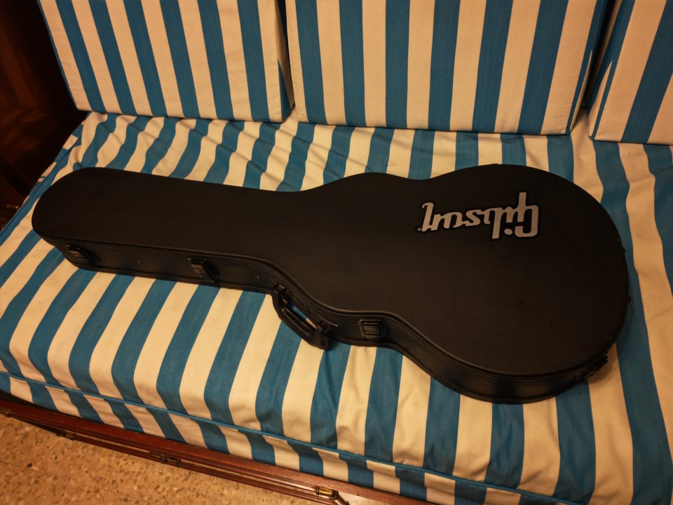 Gibson Les Paul studio de segunda mano · Foto 7 de 7 · Madrid · 1350 €