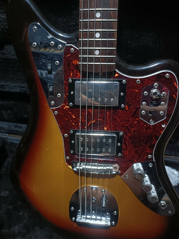 Último precio,Fender jaguar japon humbucker o cambio por Fender jazz bass o presicion