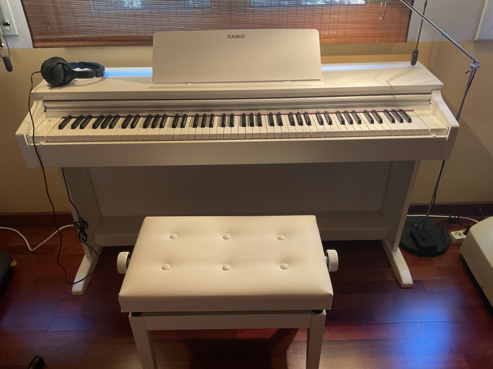 REESTRENO Casio Celviano AP 270 de segunda mano · Foto 1 de 6 · Barcelona · 475 €