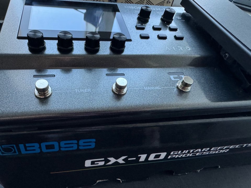 BOSS GX-10