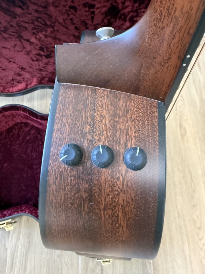 Taylor 322ce de segunda mano · Foto 6 de 10 · Madrid · 1980 €