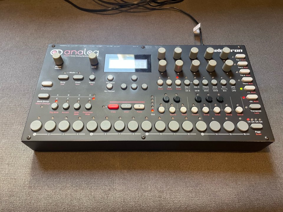 Elektron Analog Four de segunda mano · Foto 2 de 2 · Madrid · 550 €