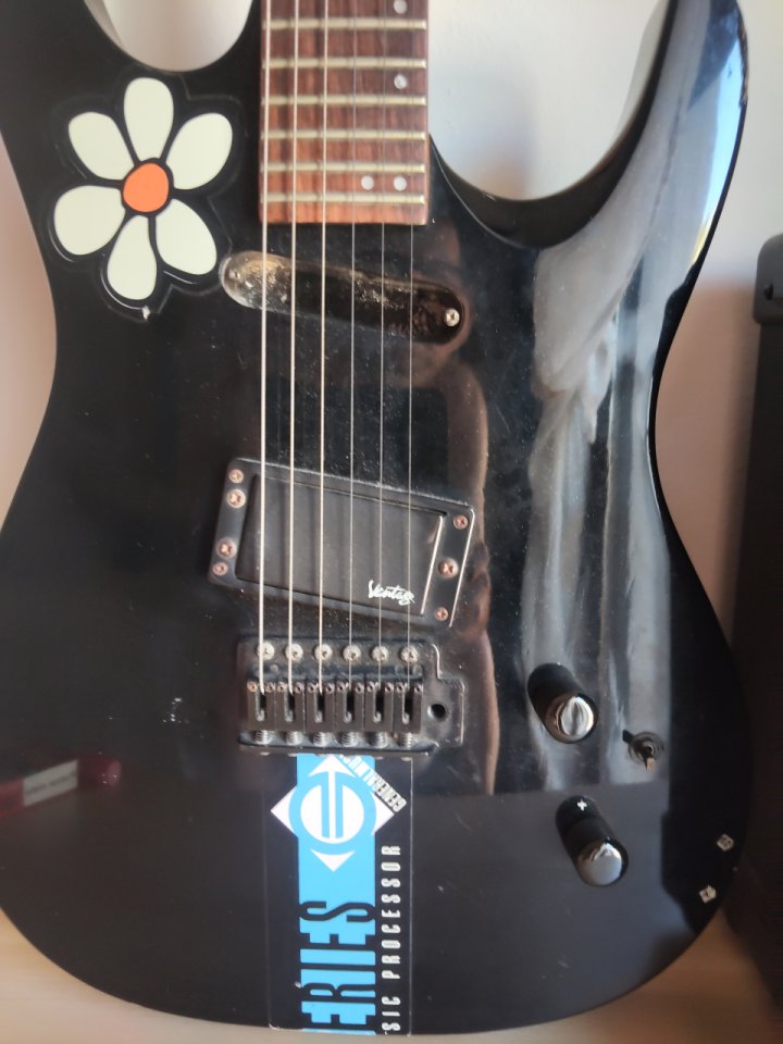 Guitarra eléctrica y española de segunda mano · Foto 2 de 7 · Barcelona