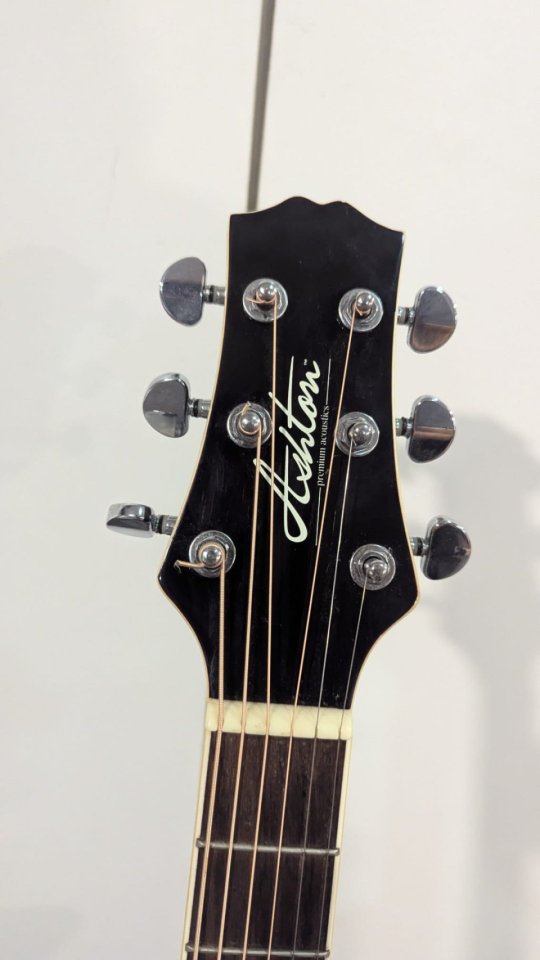 Guitarra Electroacústica Ashton SL29 CEQ WRS de segunda mano · Foto 5 de 5 · Madrid · 120 €