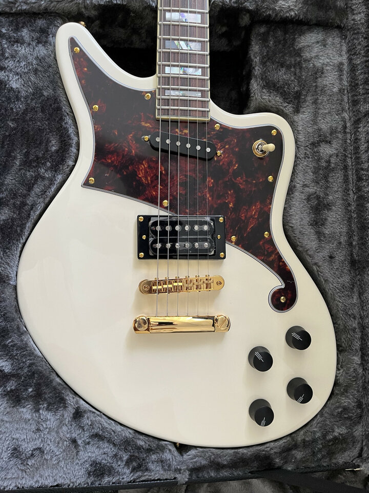 D'Angelico Deluxe Bedford