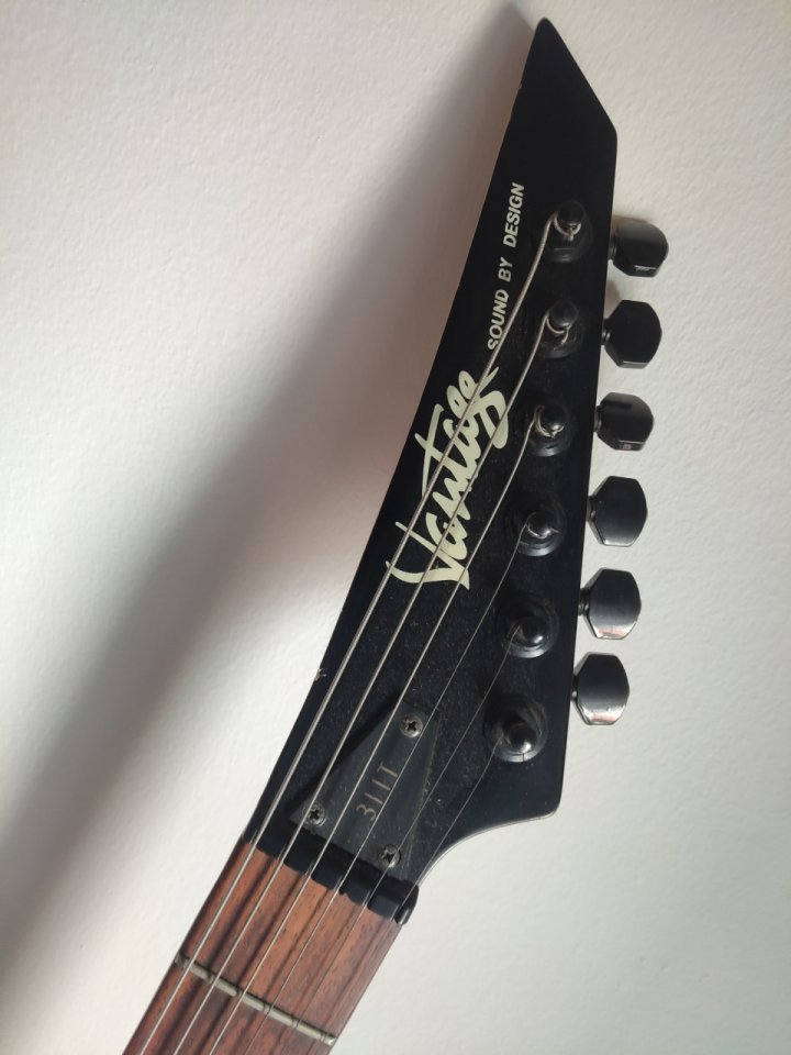 Guitarra eléctrica y española de segunda mano · Foto 3 de 7 · Barcelona