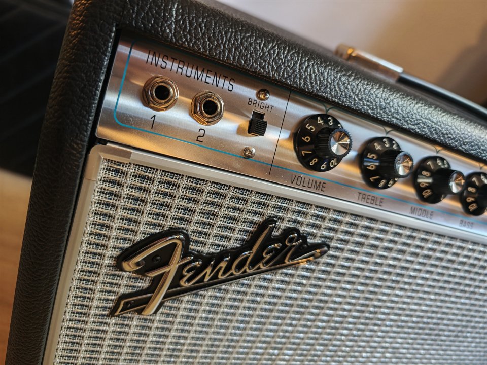 Fender Custom 68 Pro-Reverb de segunda mano · Foto 3 de 9 · Barcelona · 1100 €