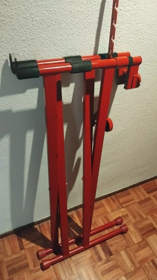 Soporte de teclado de hierro de segunda mano · Foto 2 de 4 · Madrid · 40 €