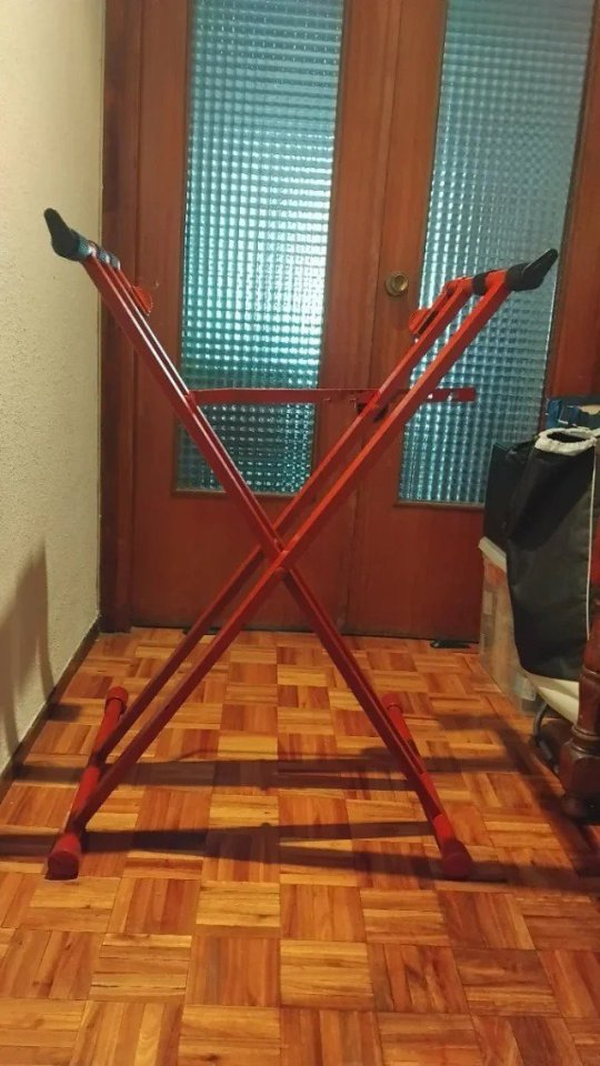 Soporte de teclado de hierro de segunda mano · Foto 3 de 4 · Madrid · 40 €