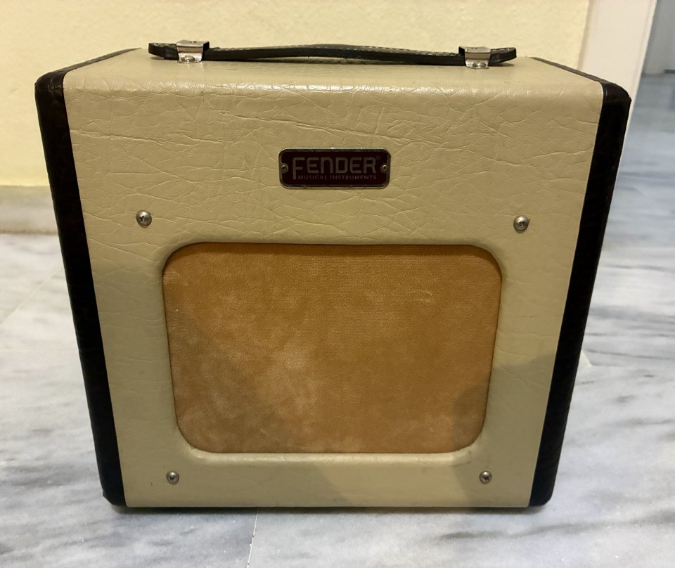 Fender Champion 600 de segunda mano · Foto 1 de 9 · Sevilla · 250 €