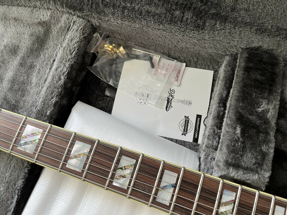 D'Angelico Deluxe Bedford