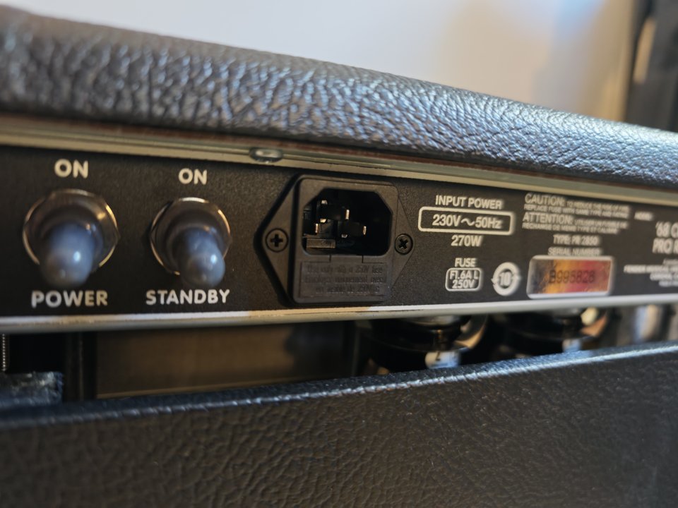 Fender Custom 68 Pro-Reverb de segunda mano · Foto 6 de 9 · Barcelona · 1100 €