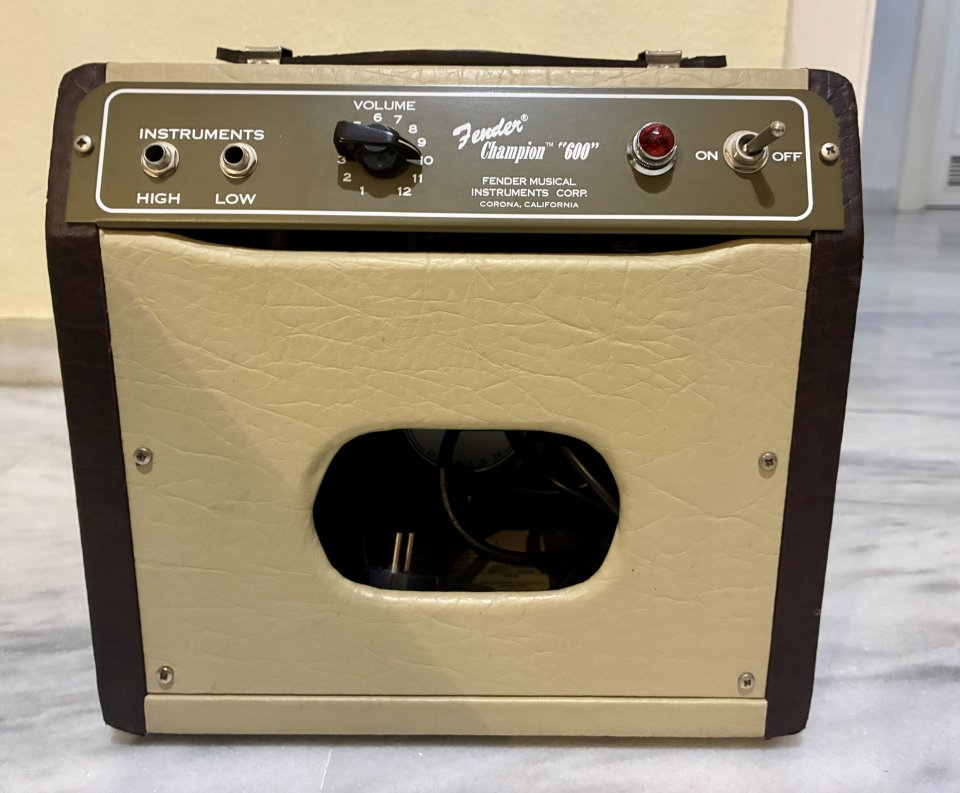 Fender Champion 600 de segunda mano · Foto 2 de 9 · Sevilla · 250 €