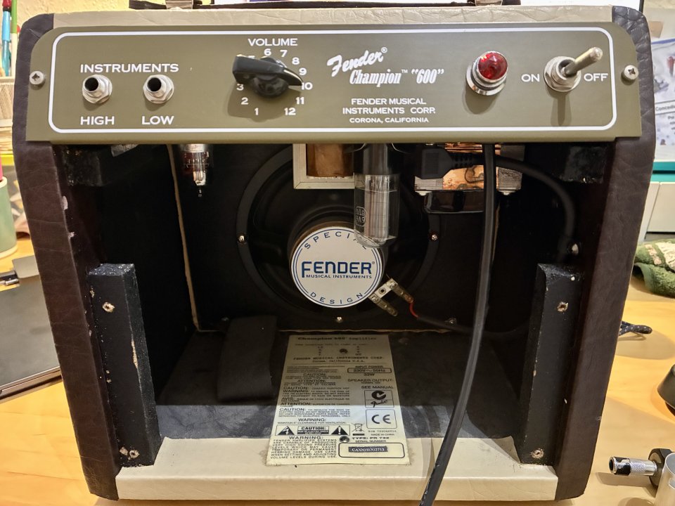 Fender Champion 600 de segunda mano · Foto 5 de 9 · Sevilla · 250 €