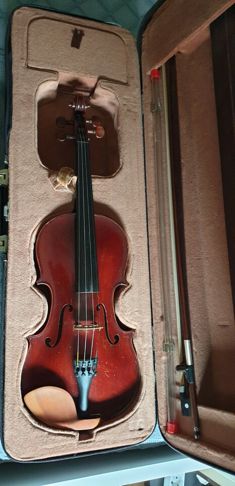Dos violines antiguos.(cambio por guitarras) de segunda mano · Foto 2 de 17 · Madrid · 6000 €