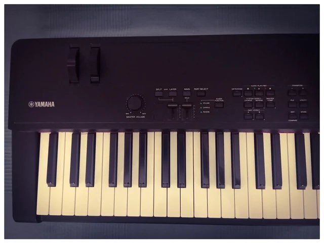 YAMAHA CP40 STAGE Piano. Impecable. Incluye funda de segunda mano · Foto 2 de 7 · Madrid · 800 €
