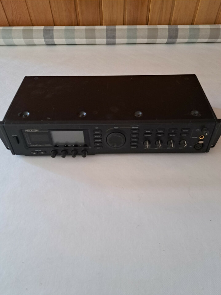 Procesador de voz TC Helicon Voiceprism + manual