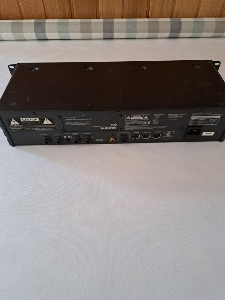 Procesador de voz TC Helicon Voiceprism + manual de segunda mano · Foto 2 de 3 · Murcia · 300 €