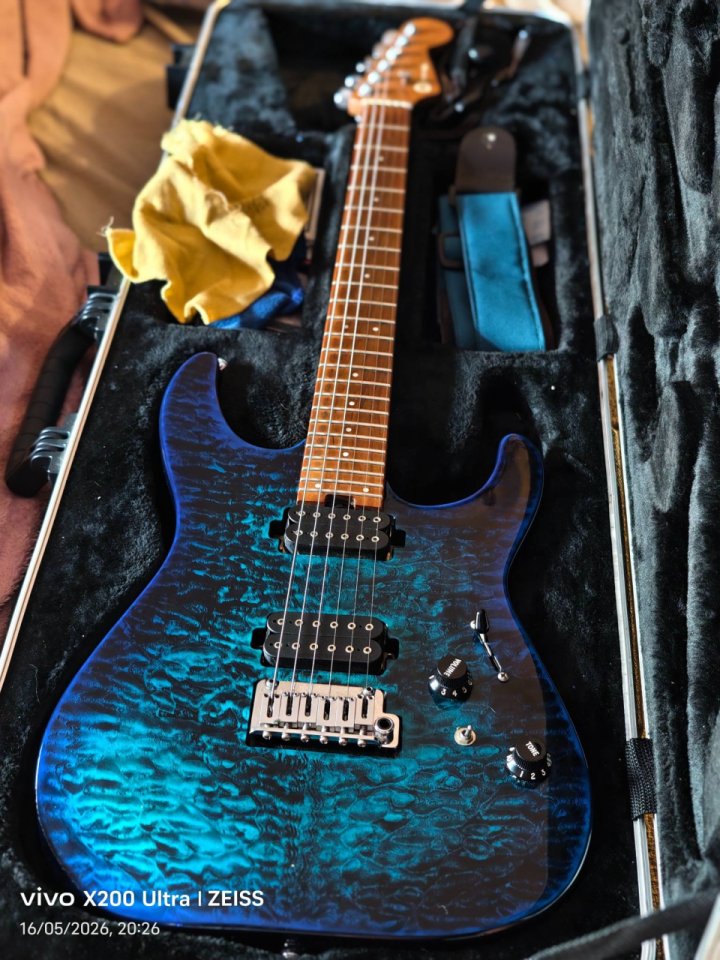 Charvel Pro-Mod DK24 HH 2PT CM QM de segunda mano · Foto 1 de 6 · Sevilla · 750 €