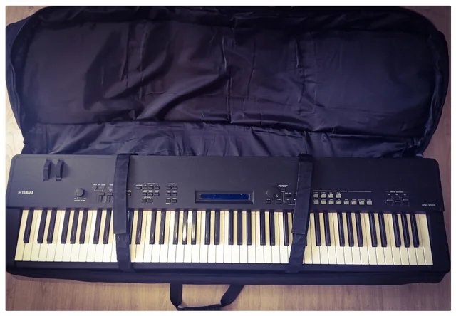 YAMAHA CP40 STAGE Piano. Impecable. Incluye funda de segunda mano · Foto 7 de 7 · Madrid · 800 €