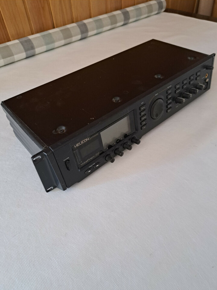 Procesador de voz TC Helicon Voiceprism + manual de segunda mano · Foto 3 de 3 · Murcia · 300 €