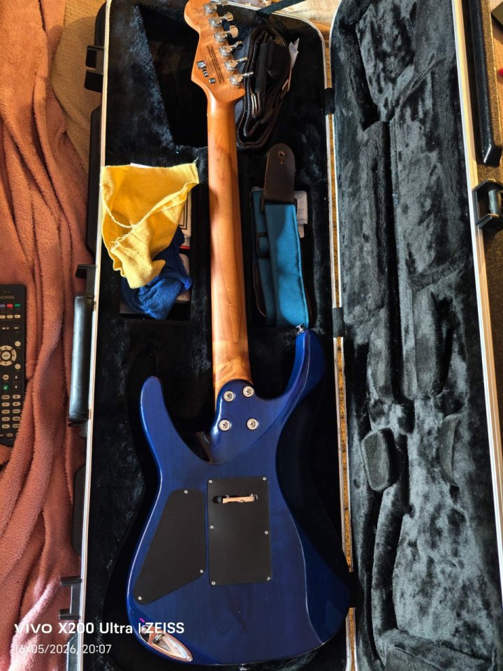 Charvel Pro-Mod DK24 HH 2PT CM QM de segunda mano · Foto 2 de 6 · Sevilla · 750 €