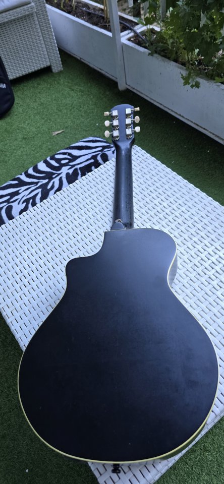 Yamaha APX T2 de segunda mano · Foto 4 de 10 · Madrid · 150 €