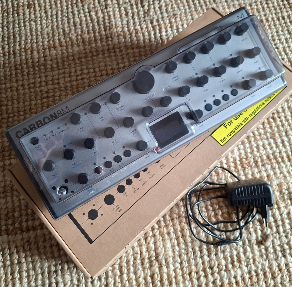 Modal Electronics Carbon 8M de segunda mano · Foto 2 de 4 · Madrid · 610 €