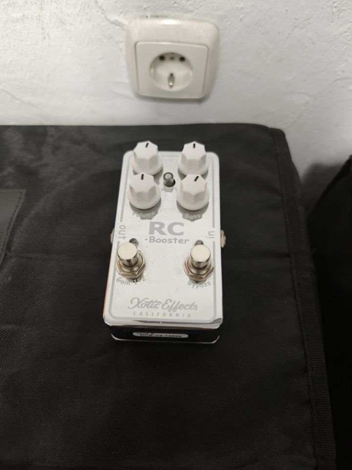 Xotic RC Booster V2 de segunda mano · Foto 1 de 2 · Málaga · 140 €