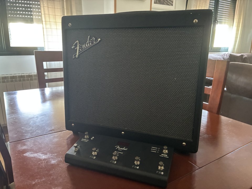 Fender Mustang GTX50 + Footswitch GTX-7 (Excelente estado) de segunda mano · Foto 1 de 8 · Madrid · 320 €