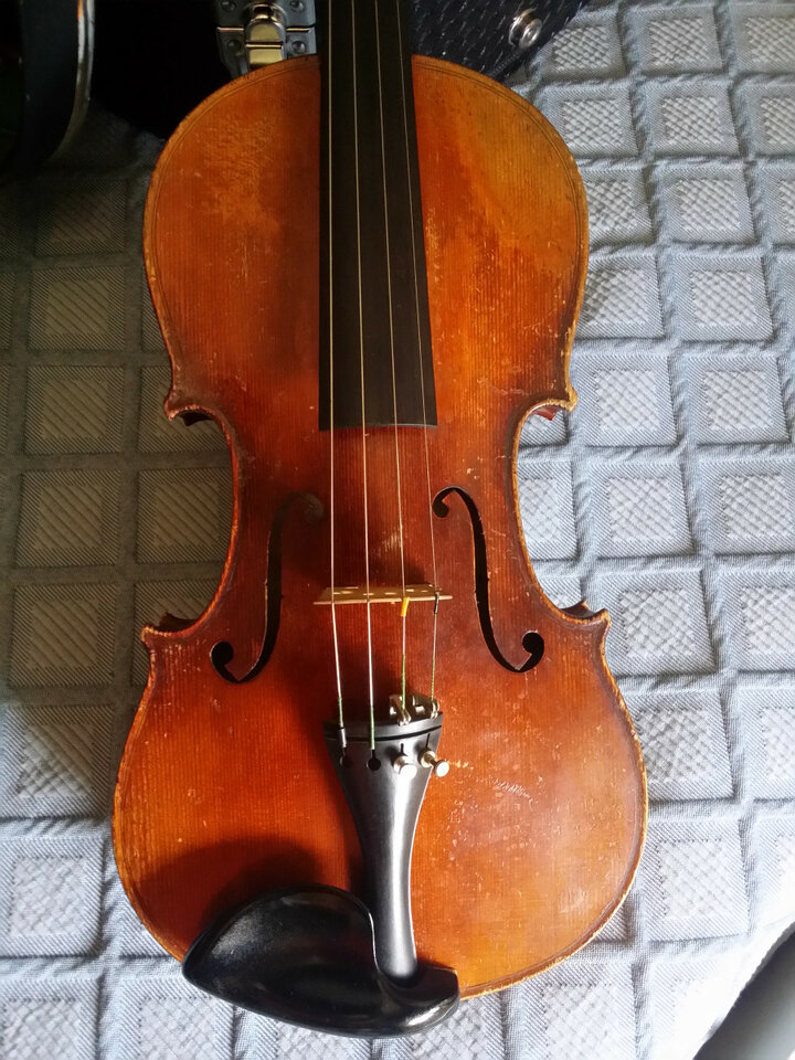Dos violines antiguos.(cambio por guitarras) de segunda mano · Foto 10 de 17 · Madrid · 6000 €