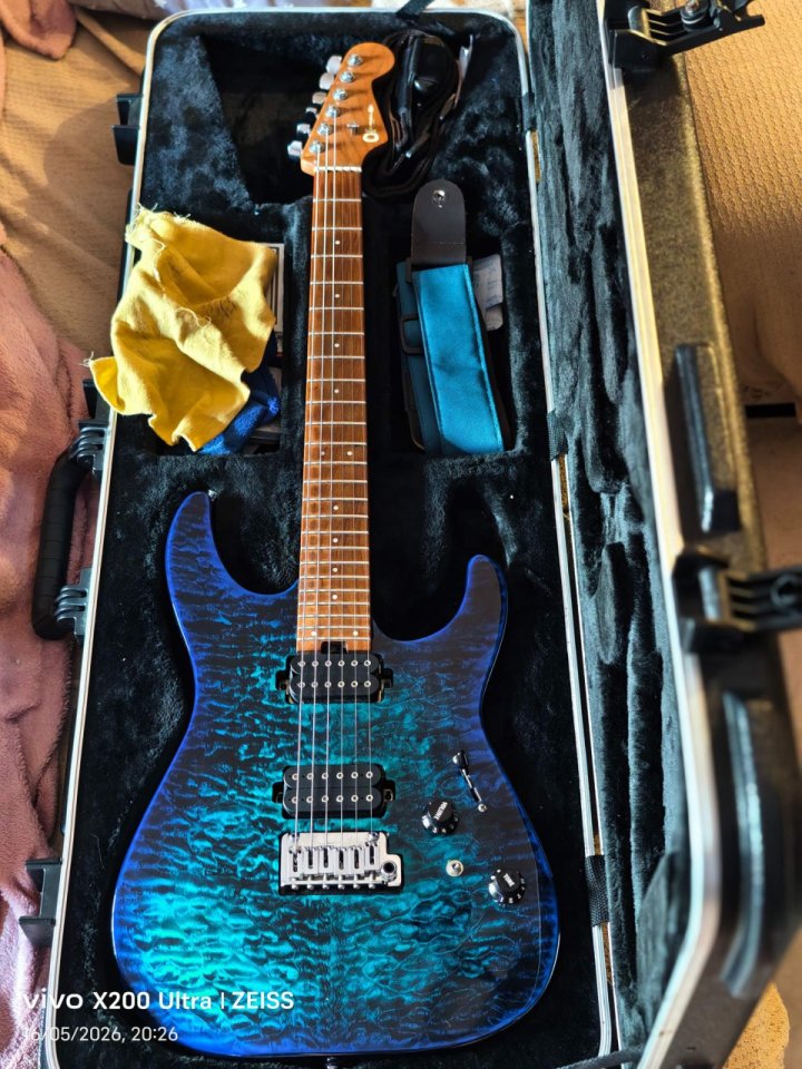 Charvel Pro-Mod DK24 HH 2PT CM QM de segunda mano · Foto 6 de 6 · Sevilla · 750 €