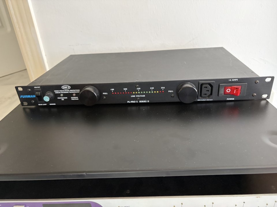 Furman PL-PRO E SERIES II Power conditioner de segunda mano · Foto 1 de 3 · Málaga · 180 €