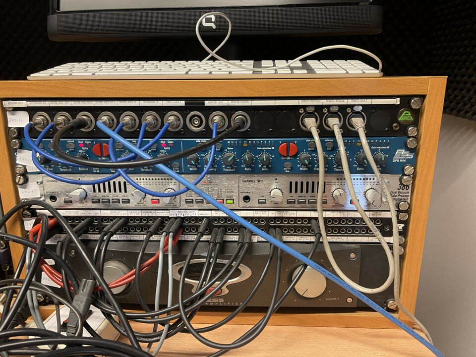 Amplificador ALESIS RA 300