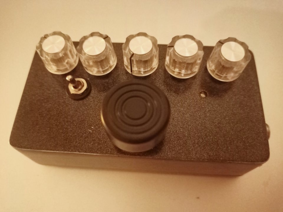 Fat Fuzz Factory, clon hecho a mano.