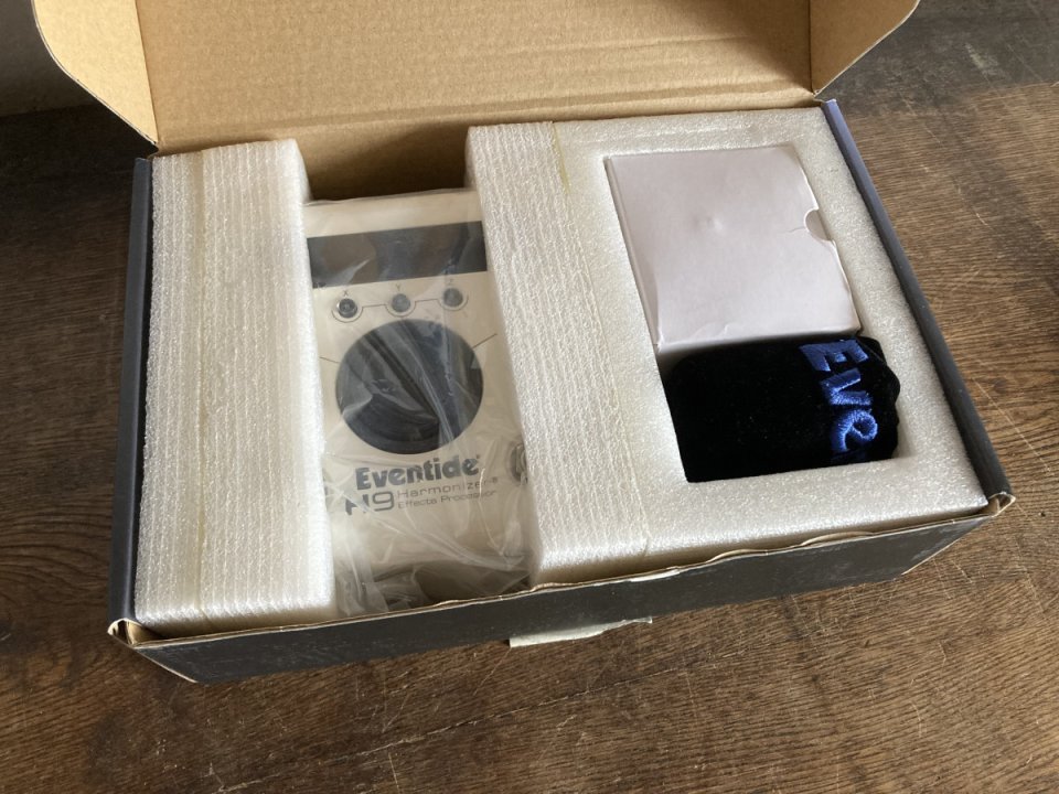 Eventide H9 Max Harmonizer + Switcher 3 pulsadores