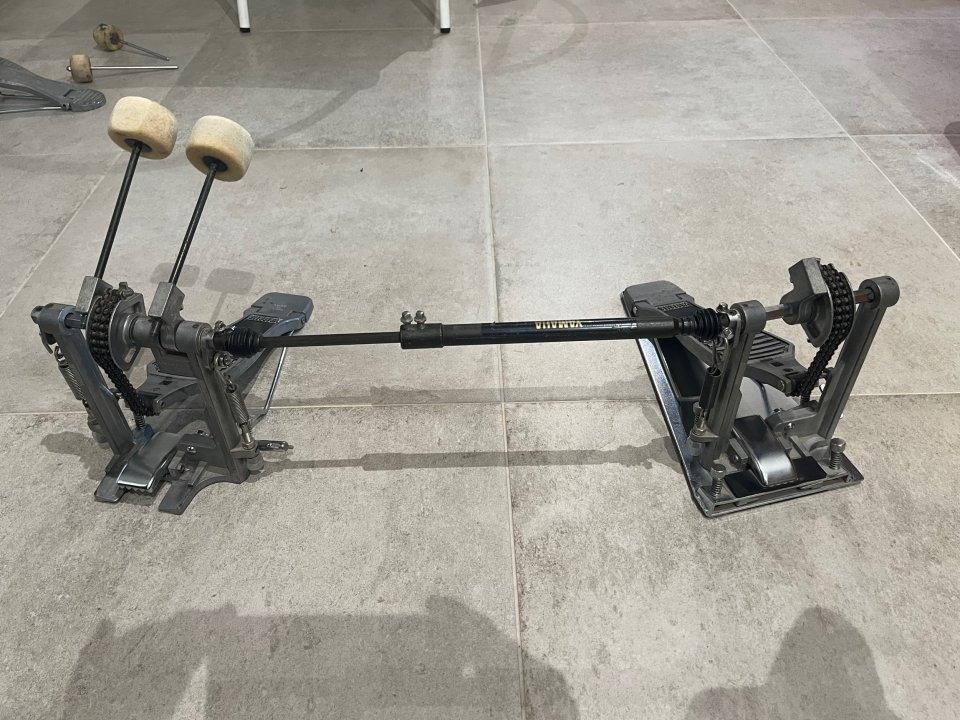 Doble pedal bombo yamaha de segunda mano · Foto 2 de 2 · Barcelona · 150 €