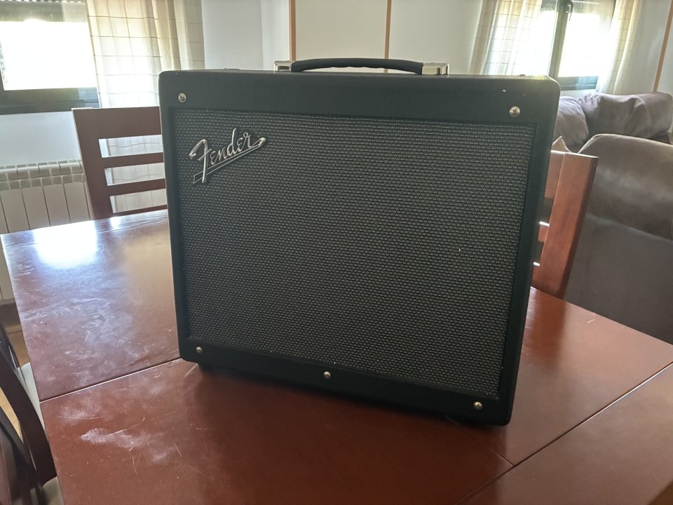 Fender Mustang GTX50 + Footswitch GTX-7 (Excelente estado) de segunda mano · Foto 4 de 8 · Madrid · 320 €
