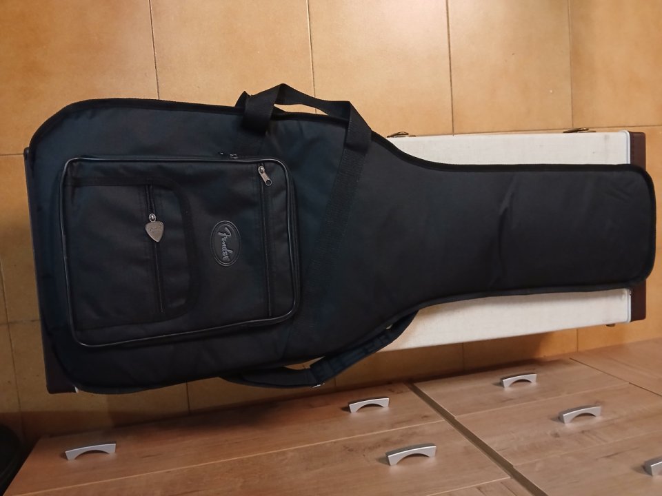Fender telecaster vintera I 50's fiesta red de segunda mano · Foto 7 de 8 · Valencia · 725 €