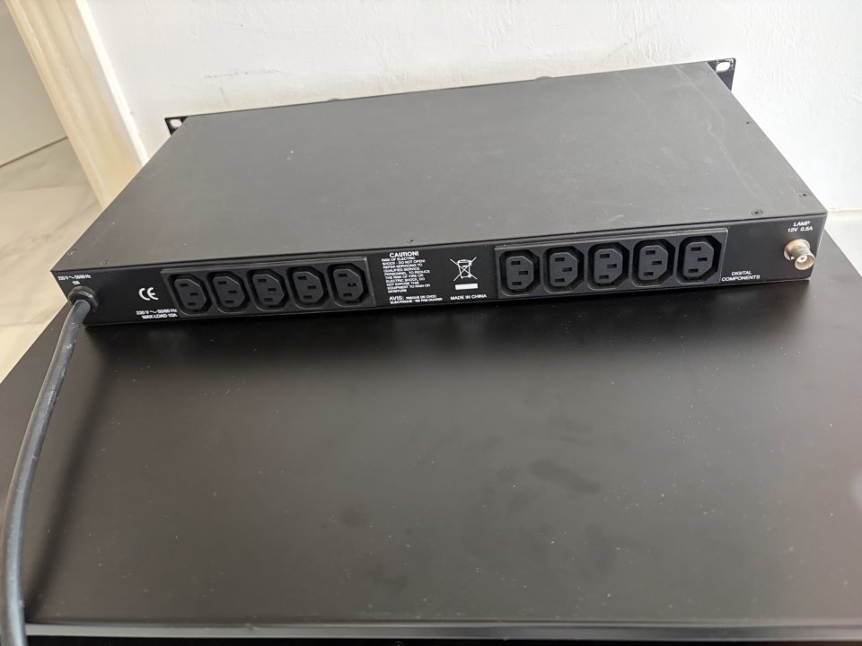 Furman PL-PRO E SERIES II Power conditioner de segunda mano · Foto 3 de 3 · Málaga · 180 €